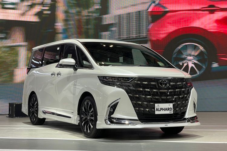 Cilacap Mechanic Rides Bus to GIIAS 2026 Without Paying Ticket!